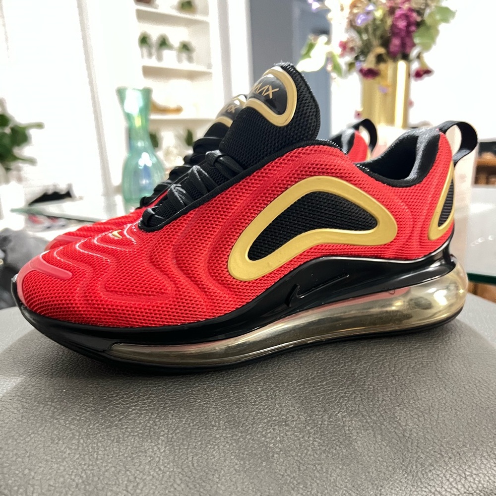Nike Air Max 720 Red Black Gold Women’s Size 7